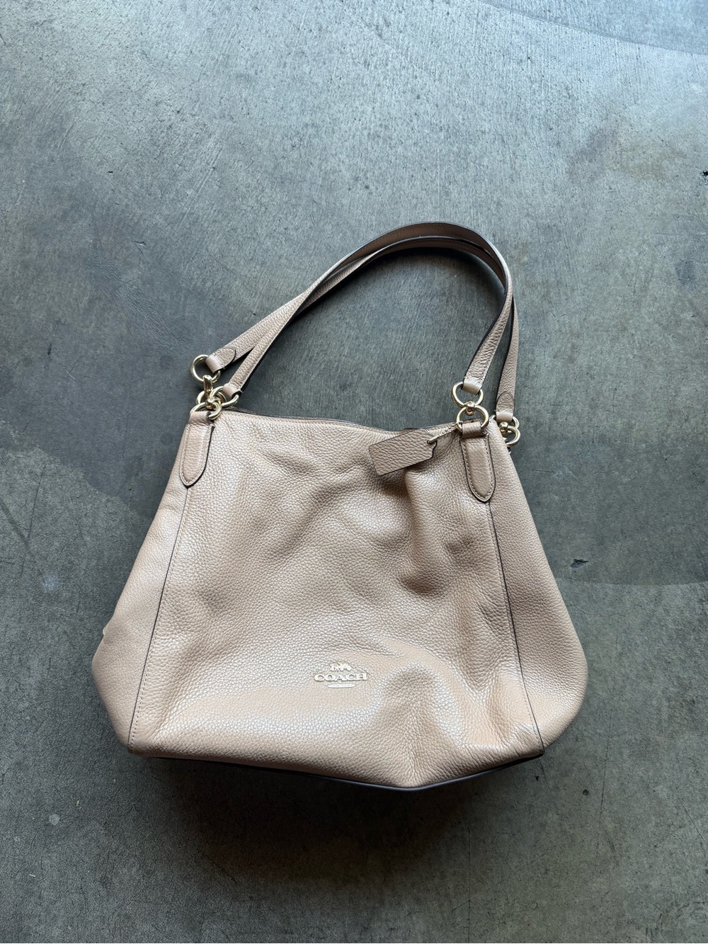 Coach - Edie Shoulder Bag - Pebbled Leather Tote Bag in Taupe